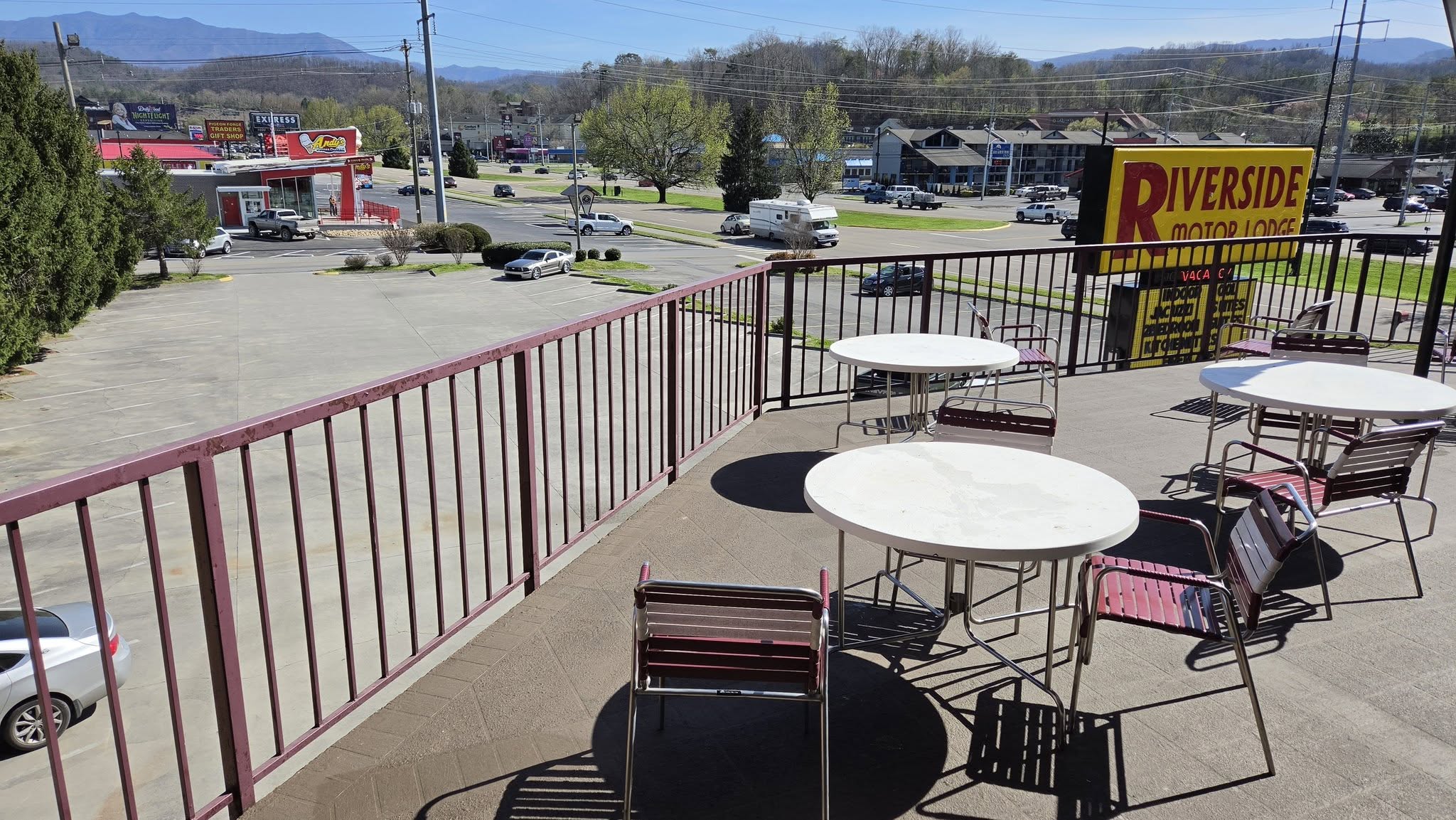 Riverside Motor Lodge balcony